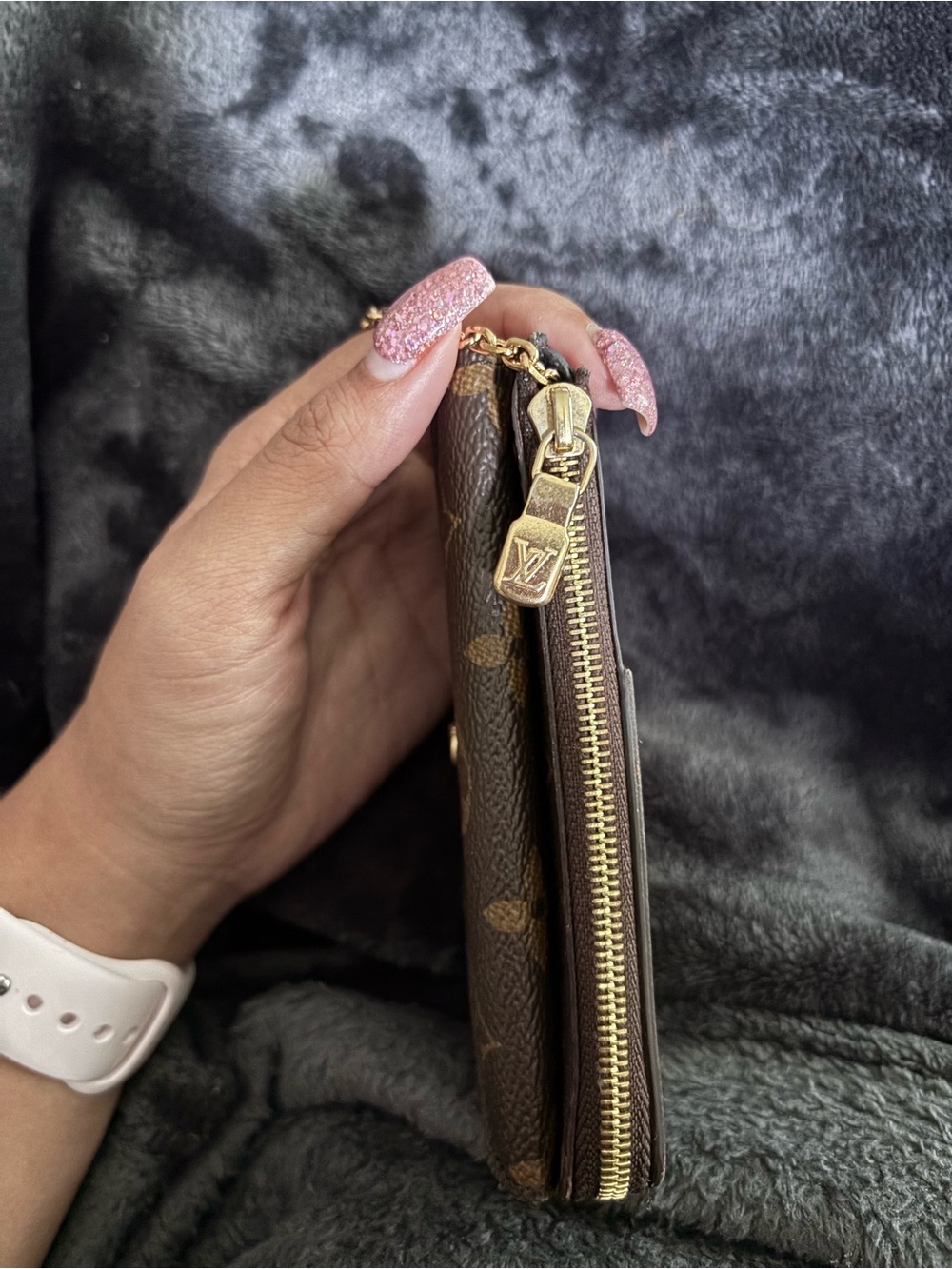 Louis Vuitton Monogram Key & Card Holder in Brown and Gold - Picture 3 of 8